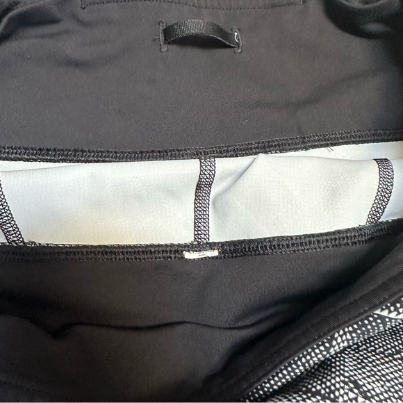 Lululemon Pace Rival Crop (22") leggings Size 6 Black/White Pattern - Picture 7 of 9